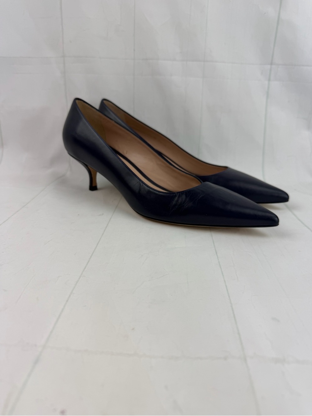 Stuart Weitzman Navy Pointed Toe Kitten Heel Pumps Size 10.5